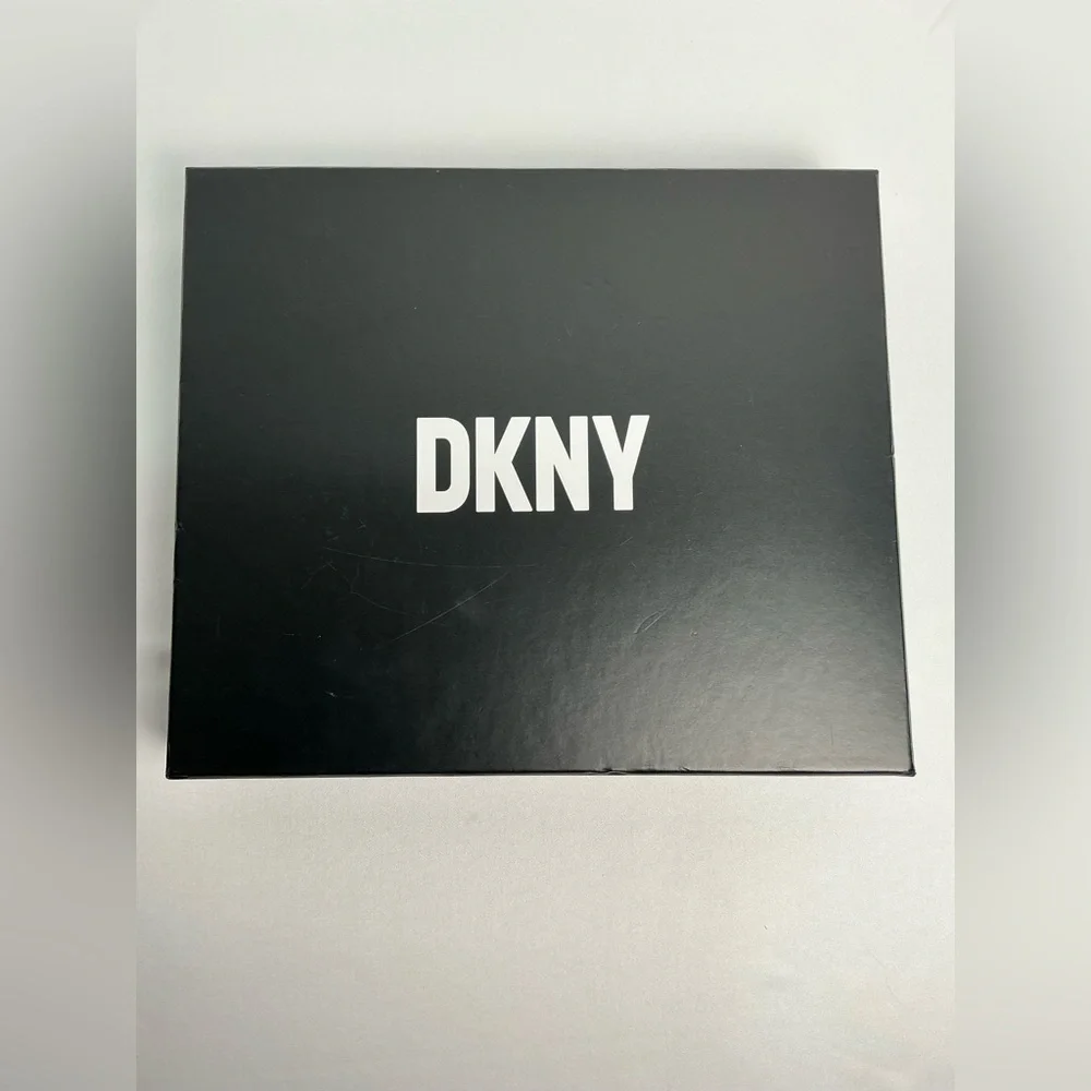 DKNY Silver Lumen 3 piece set, gift box, wallet, card holder, earbud case New